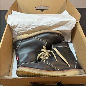 Duckfeet Faborg boots. Unisex, size 9.5 or 40.
Color Slate.